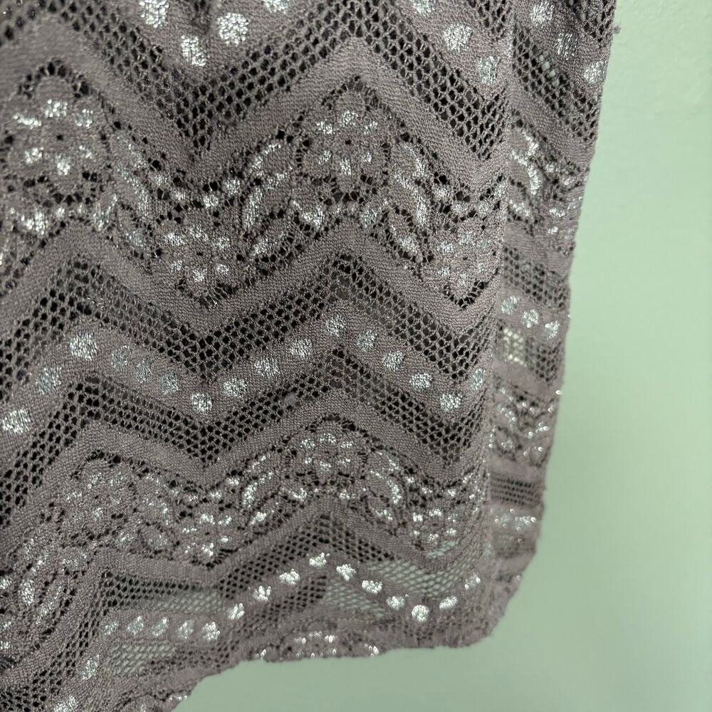 BKE Women's Y2K Gray & Silver Lace & Metallic Tank Top - Size Large - Chevron - Picture 3 of 7